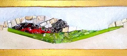 Mosaïque Linéaire vert anis - minéraux, pate de verre, smalts, aluminium rouge 32x7cm